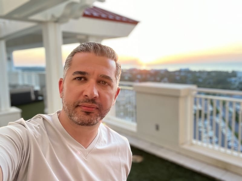 Armen Akopyan headshot