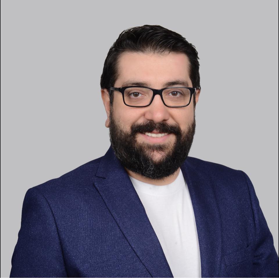 Dennis Oz headshot