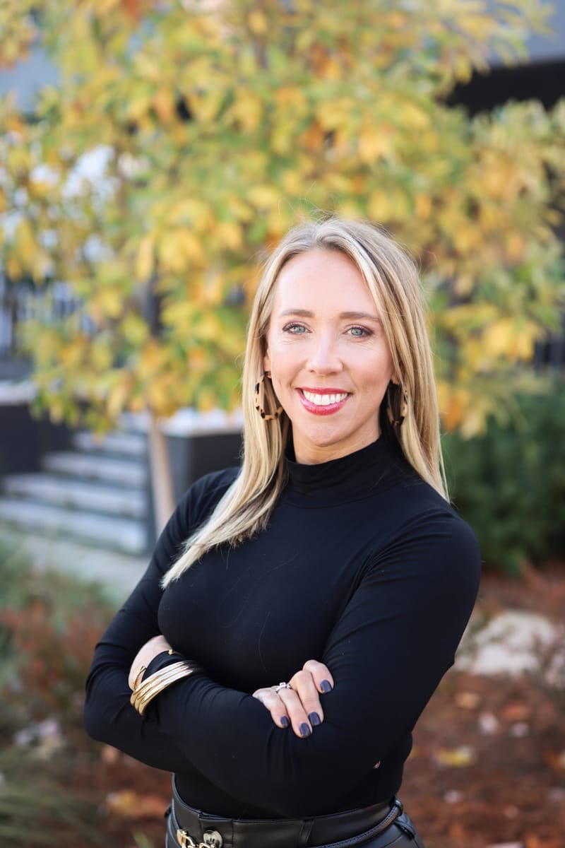 Laura Johns headshot